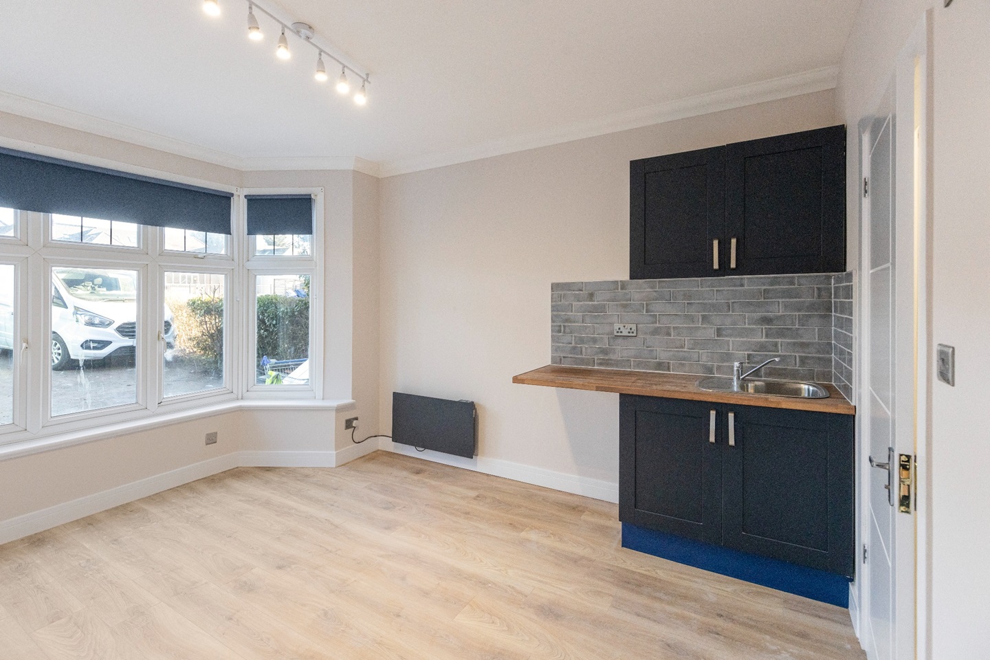 London Studio Flat, Hendon Way, NW2 To Rent Now for £955.00 p/m