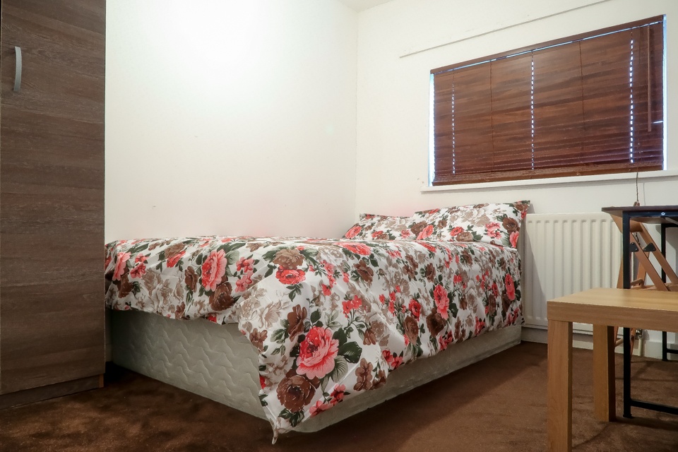 Limehouse Room in a Shared Flat, Limehouse, E14 To Rent Now for £
