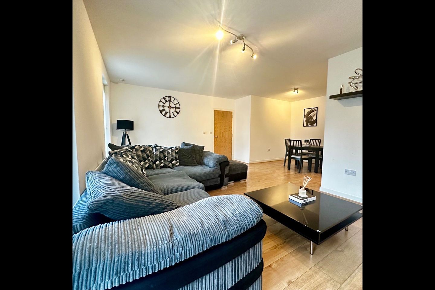 Barking 2 Bed Flat, Robert Lewis House, IG11 To Rent Now for £1,850