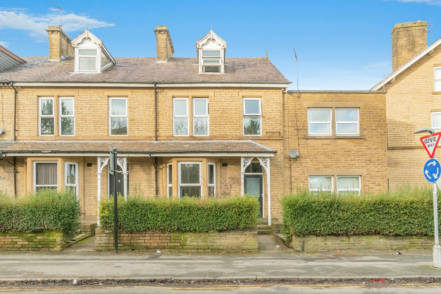 Bradford Room in a Shared House, Dirkhill Road, BD7 To Rent Now for