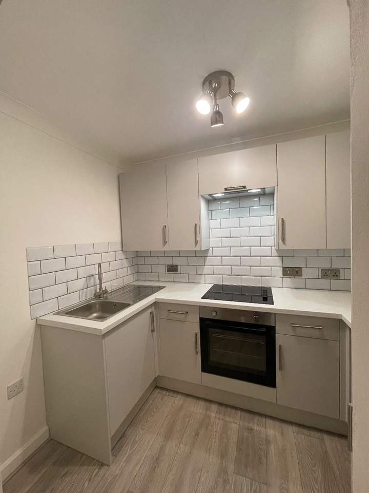 Romford 1 Bed Flat, Street, RM1 To Rent Now for £1,350.00 p/m