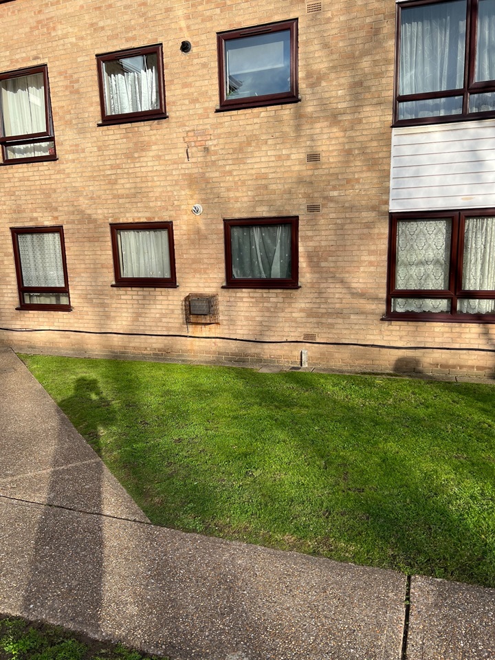 Erith 2 Bed Flat, Charles Court, DA8 To Rent Now for £1,400.00 p/m