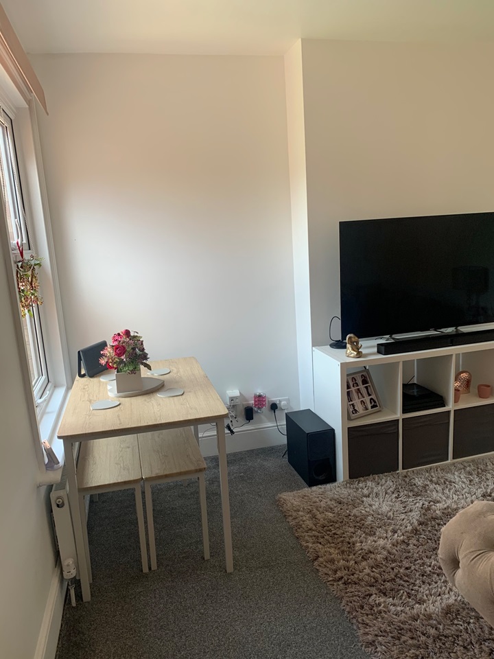 Godstone 3 Bed Flat, Godstone Road, CR8 To Rent Now for £1,775.00 p/m