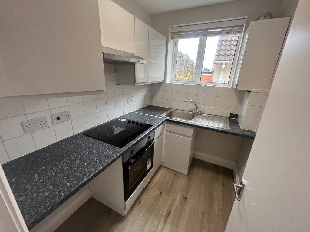 Bournemouth Studio Flat, Westby Road, BH5 To Rent Now for £795.00 p/m