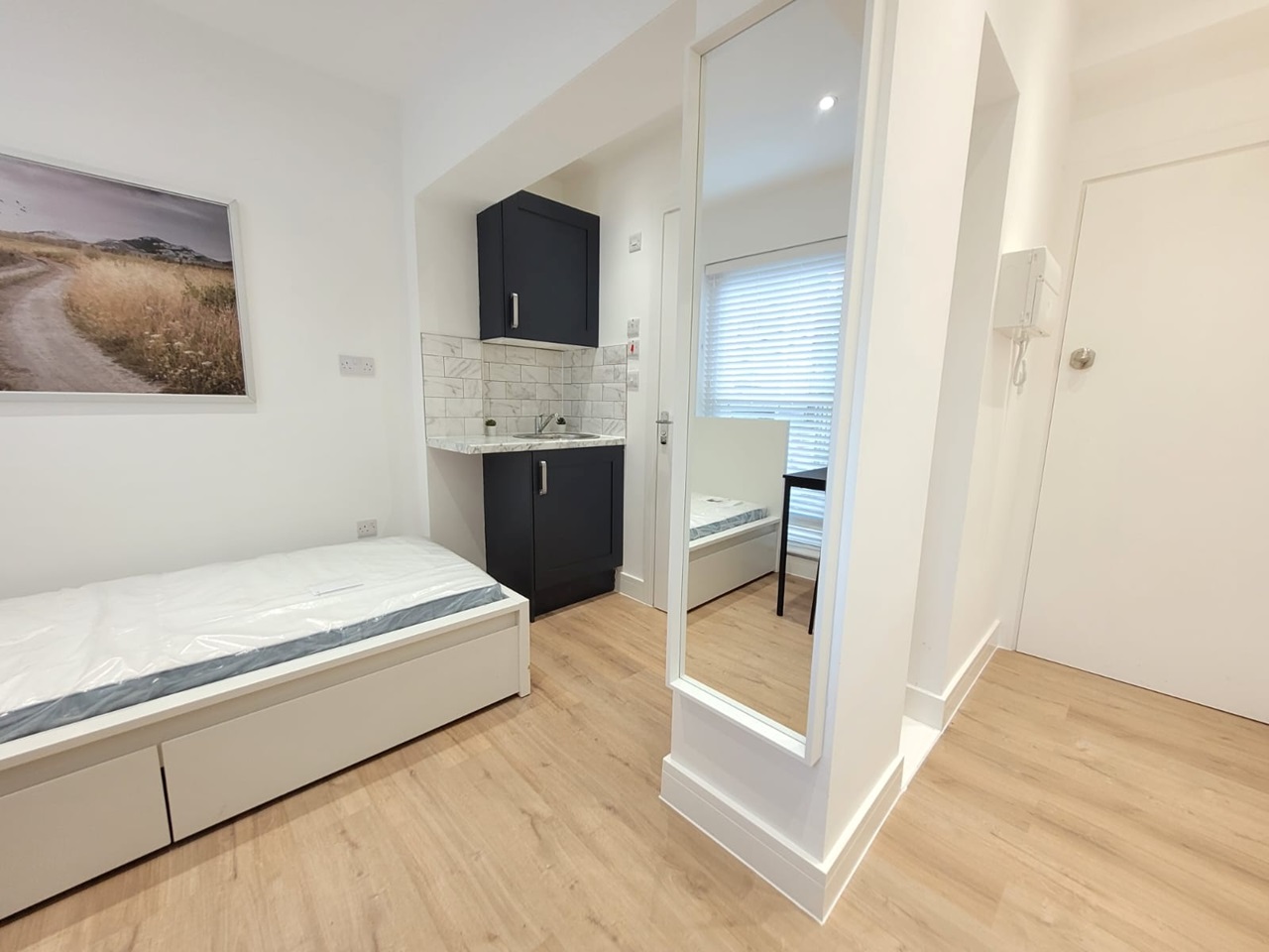 Waltham Abbey Studio Flat, Townmead Road, EN9 To Rent Now for £760.