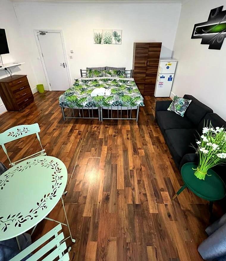 London Room in a Shared House, Waldeck Road, N15 To Rent Now for £