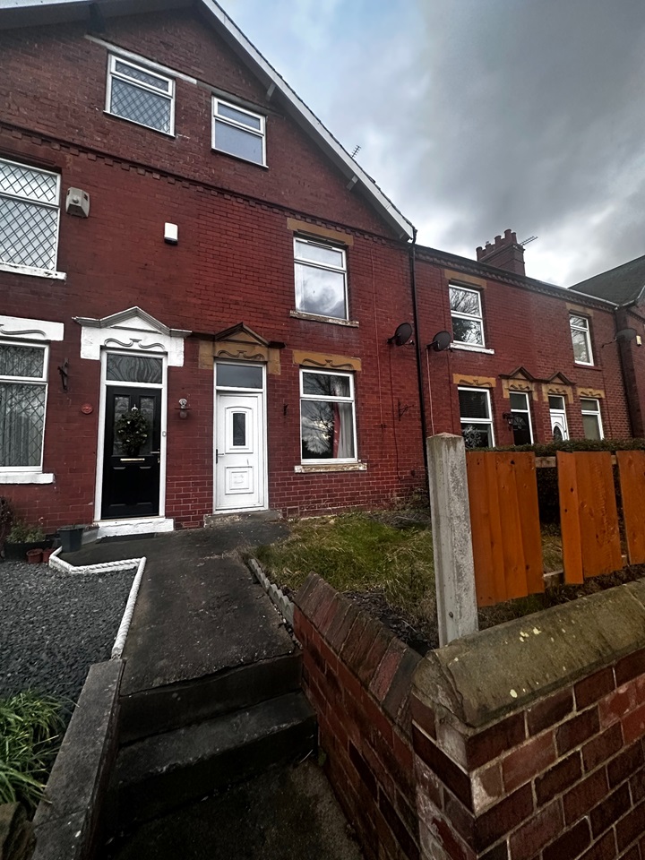 Methley, Leeds 3 Bed Terraced House, Leeds Road, LS26 To Rent Now for £975.00 p/m
