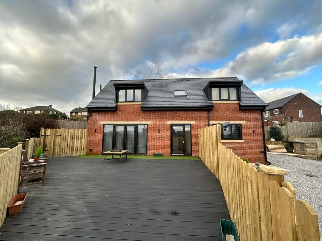 Netherton, Huddersfield 3 Bed Detached House, Chapel Street, HD4 To