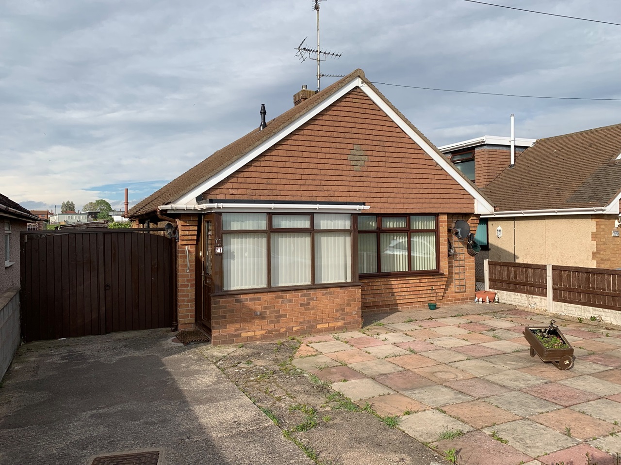 Rhyl 2 Bed Bungalow, Ffordd Derwen, LL18 To Rent Now for £825.00 p/m