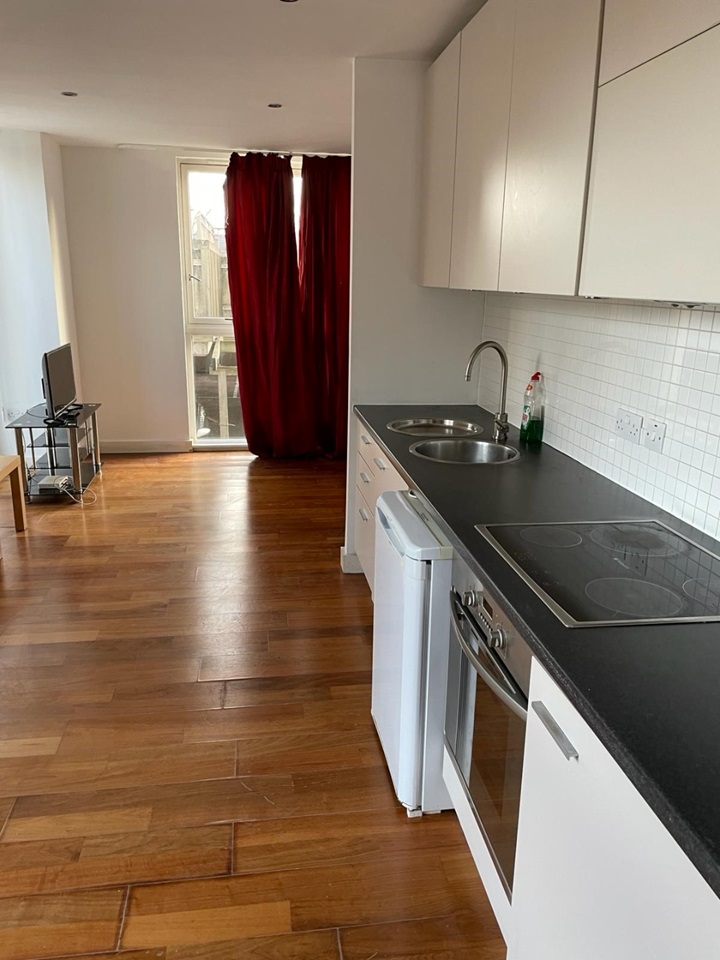 Cardiff 1 Bed Flat, Admiral House, CF24 To Rent Now for £950.00 p/m