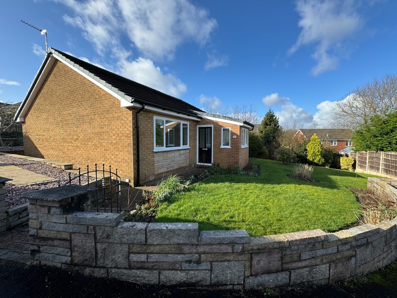 WhittleLeWoods, Chorley 3 Bed Bungalow, Lady Crosse Drive, PR6 To Rent Now for £1,295.00 p/m