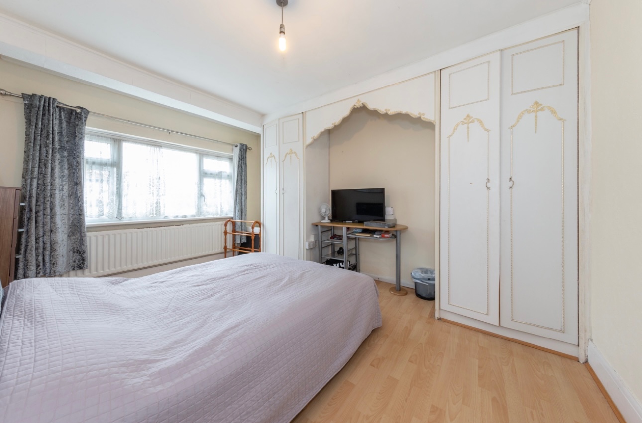 Edgware 1 Bed Flat, Orchard Crescent, HA8 To Rent Now for £1,090.00 p/m