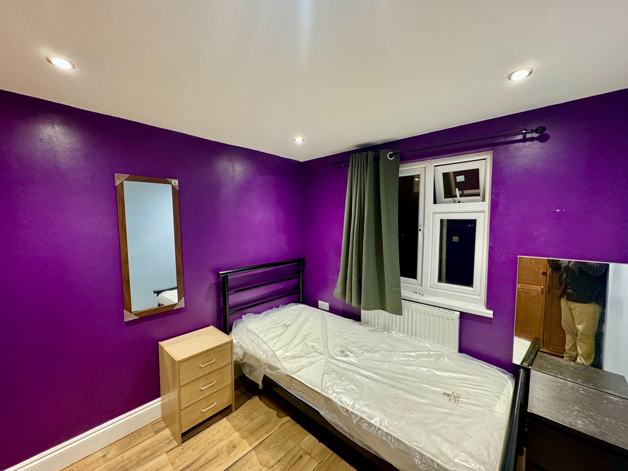 London Room in a Shared House, Holbrook Road, E15 To Rent Now for £