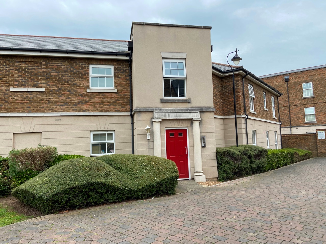 Greenhithe 2 Bed Flat, Duncannon Place, DA9 To Rent Now for £1,400.