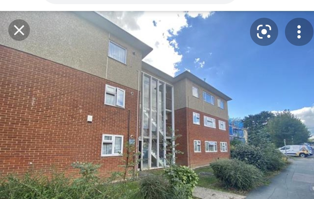 Basildon Studio Flat, Long Riding, SS14 To Rent Now for £750.00 p/m