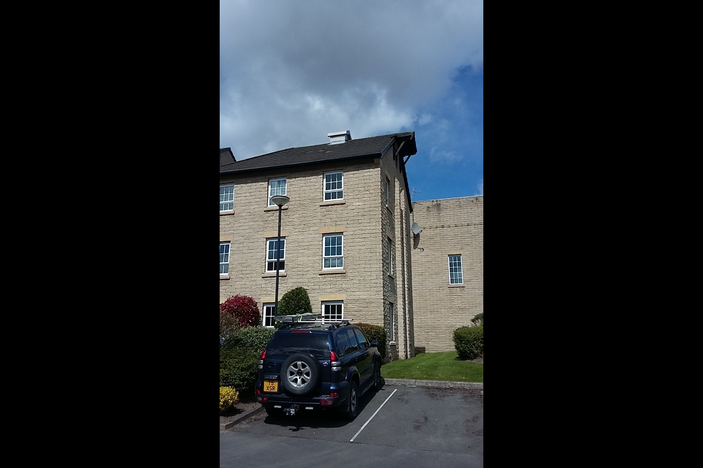 Rochdale 2 Bed Flat, Gale Close, OL15 To Rent Now for £650.00 p/m