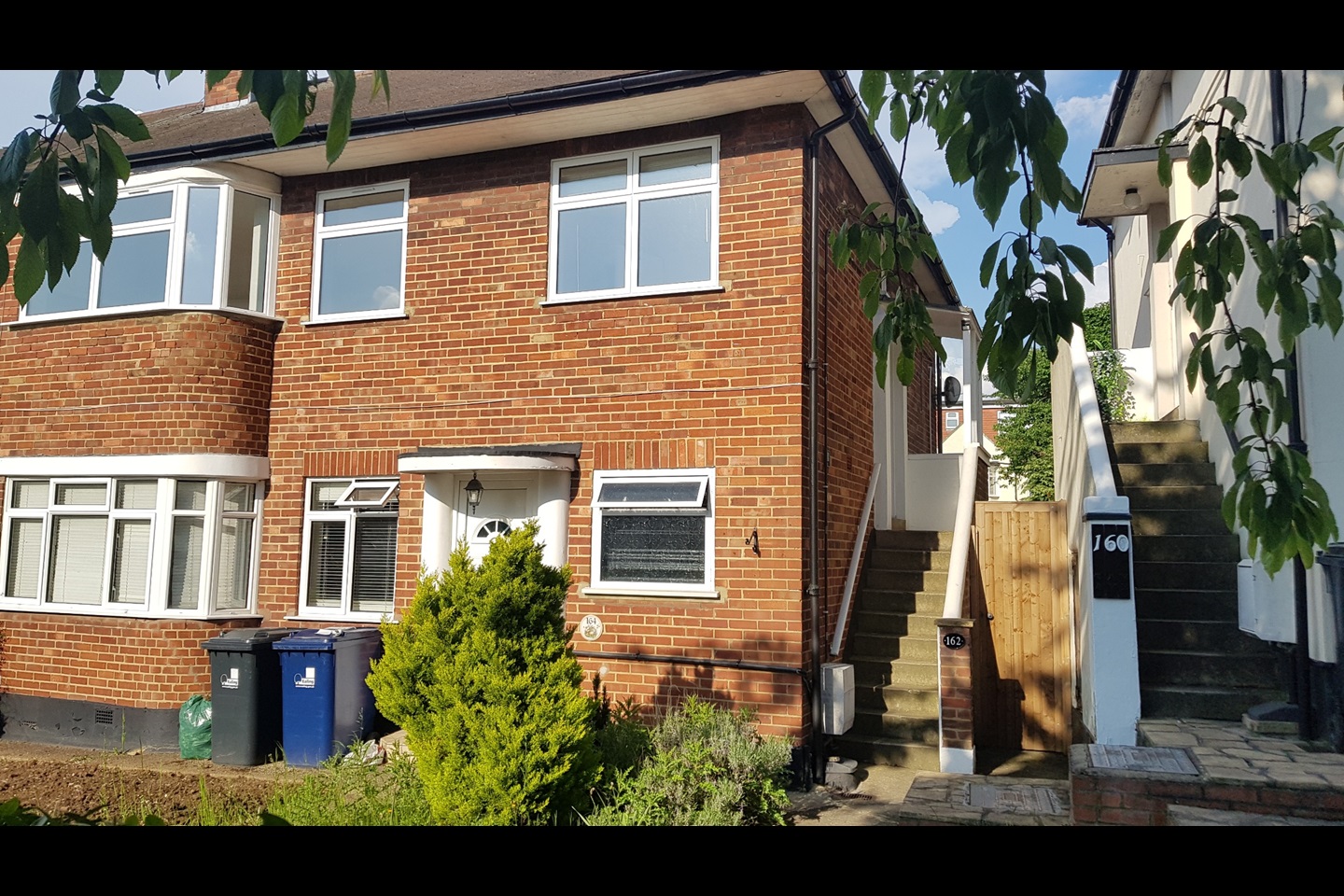 London 2 Bed Cavendish Avenue, W13 To Rent Now for £