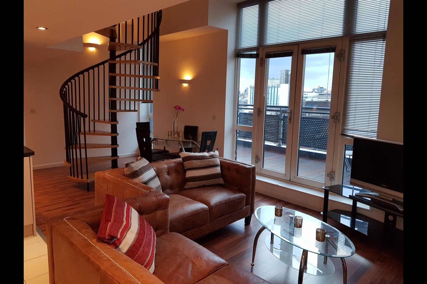 Birmingham 2 Bed Penthouse, Masshouse Plaza, B5 To Rent Now for £
