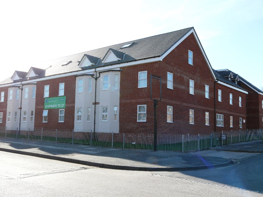 Merseyside 2 Bed Flat, Woodchurch, CH49 To Rent Now for £575.00 p/m