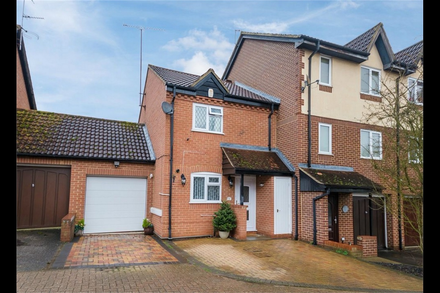 Slough 2 Bed Terraced House, Littlebrook Avenue, SL2 To Rent Now