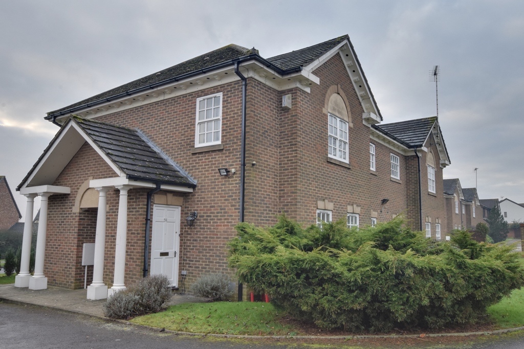 Luton Studio Flat, Skelton Close, LU3 To Rent Now for £900.00 p/m