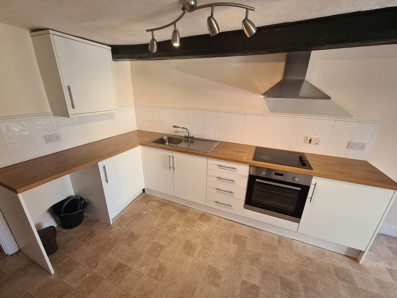 South Petherton 2 Bed Flat, St James Street, TA13 To Rent Now for £