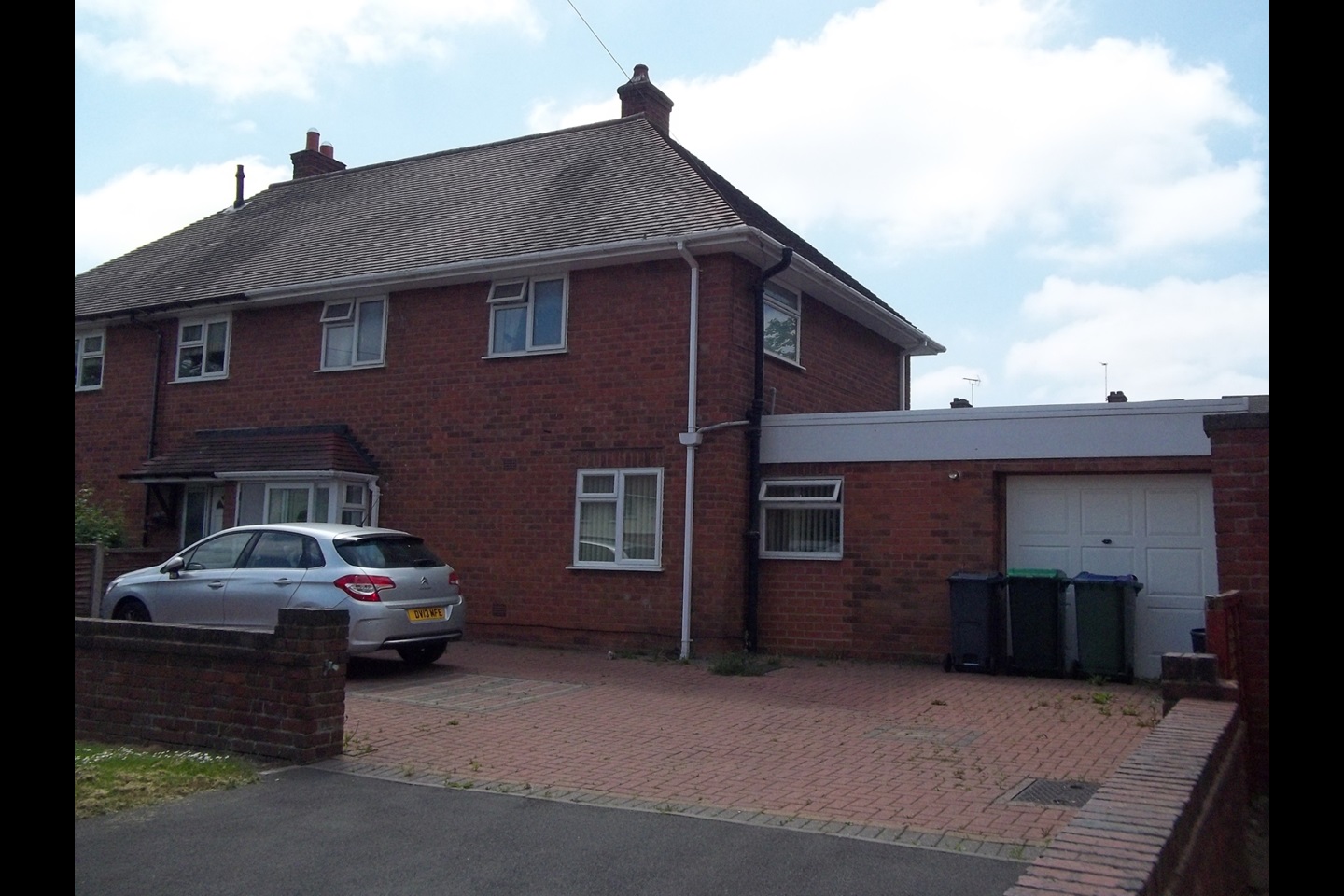 Tipton 3 Bed Semi Detached House Glebefields Road Dy4 To