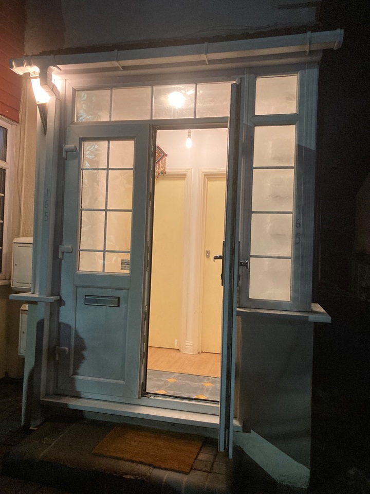 London 3 Bed Flat, Holders Hill Road, NW7 To Rent Now for £2,600.00 p/m