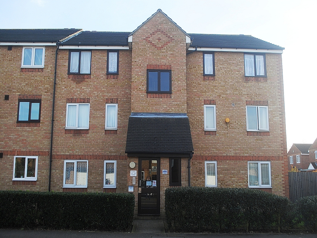 South Ockendon 2 Bed Flat, Danbury Crescent, RM15 To Rent Now for £