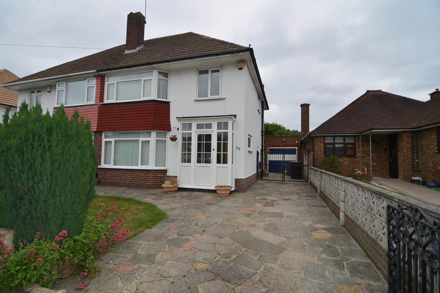 Orpington 3 Bed SemiDetached House, Orpington, BR5 To Rent Now for