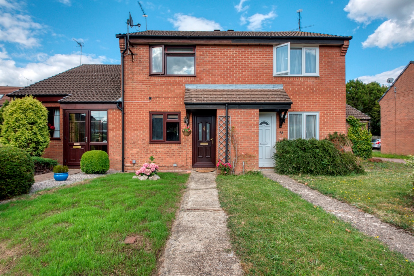 Lower Earley, Reading 2 Bed Terraced House, Cannock Way, RG6 To