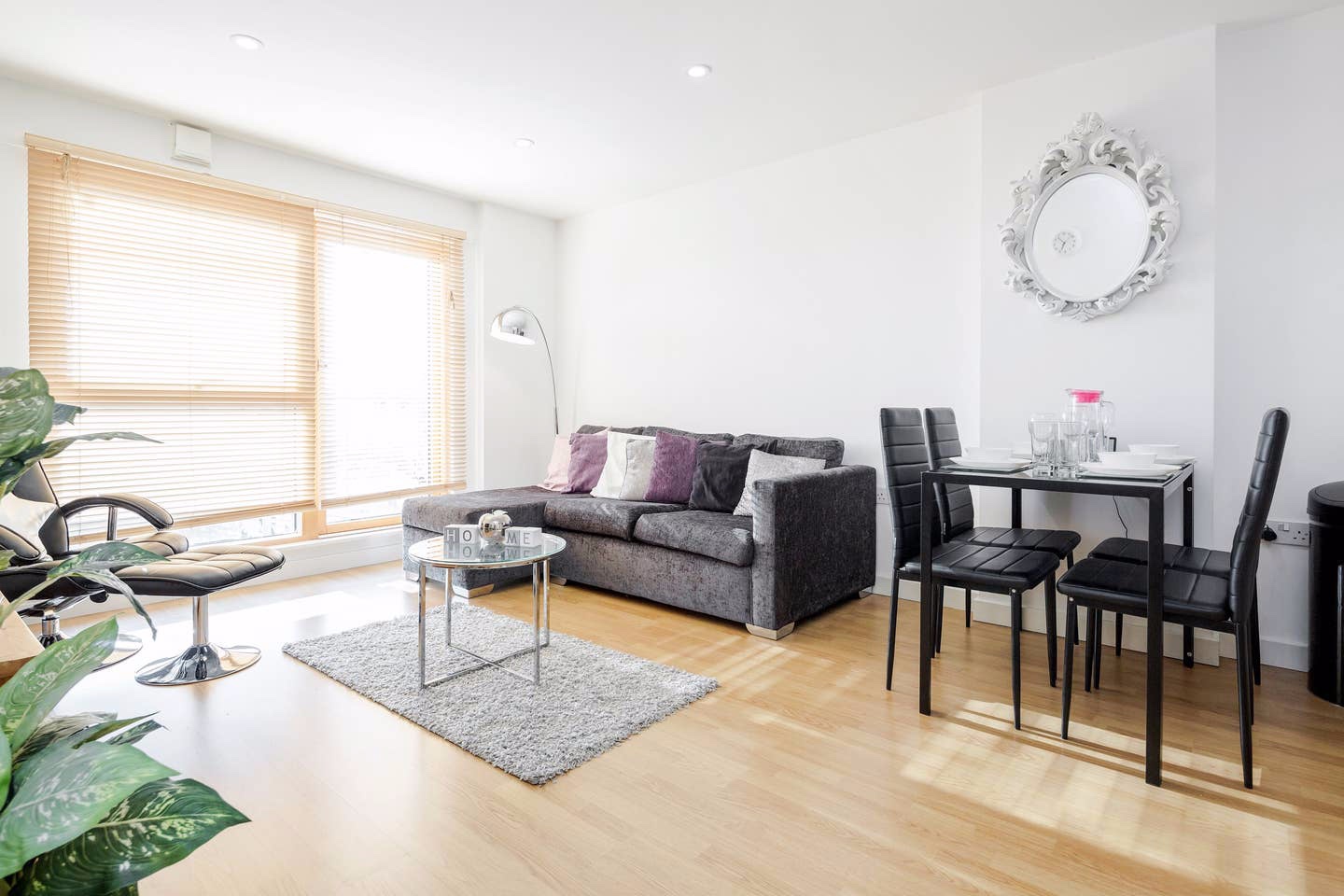 Romford 2 Bed Flat, Charrington Court, RM1 To Rent Now for £1,700.