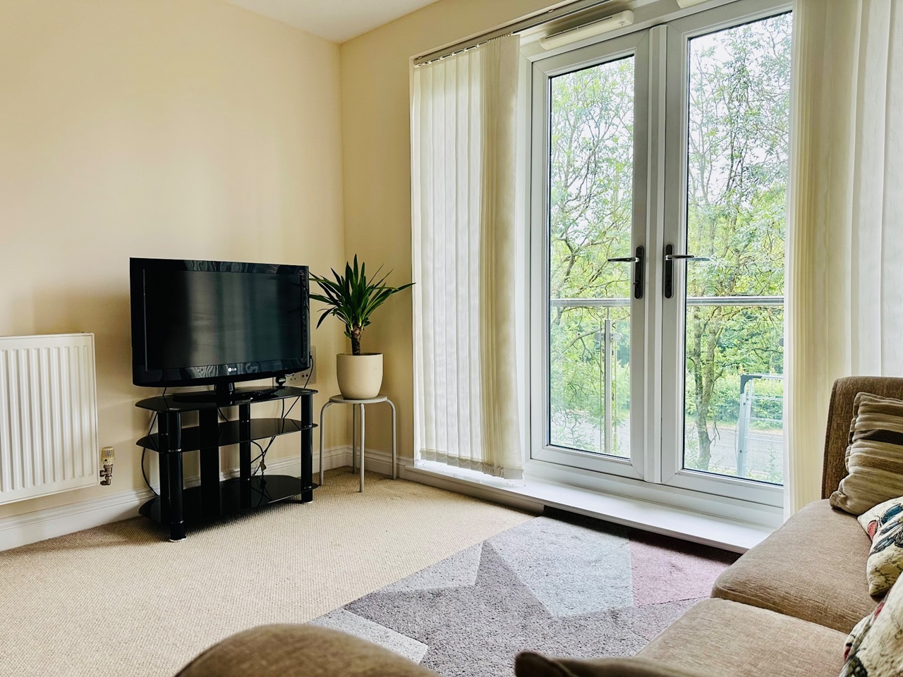 Basingstoke 2 Bed Flat, Sinclair Drive, RG21 To Rent Now for £1,300