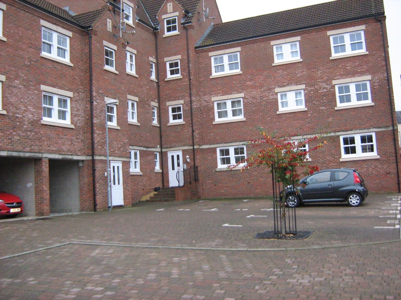 Swindon (Rwb) 2 Bed Flat, Royal Wootton Bassett, SN4 To Rent Now