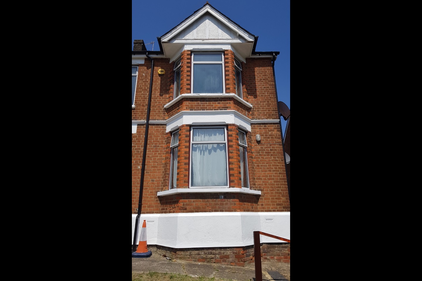 High Room in a Shared House, Totteridge Road, HP13 To Rent