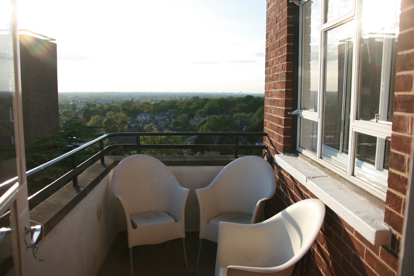 Kingston Upon Thames Room in a Shared Flat, Cumberland House, KT2