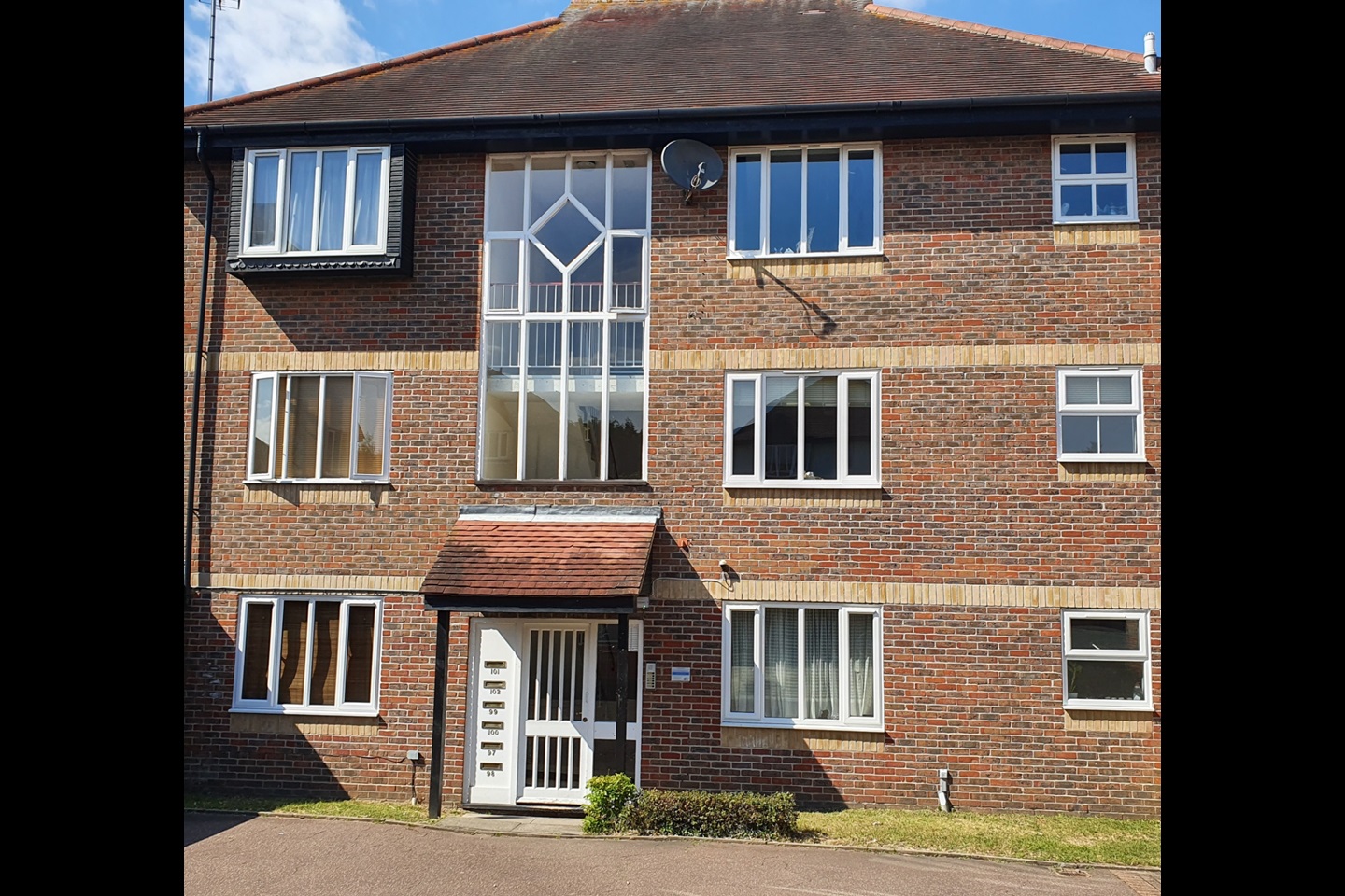 Colchester 2 Bed Flat, Nicholsons Grove, CO1 To Rent Now for £950.