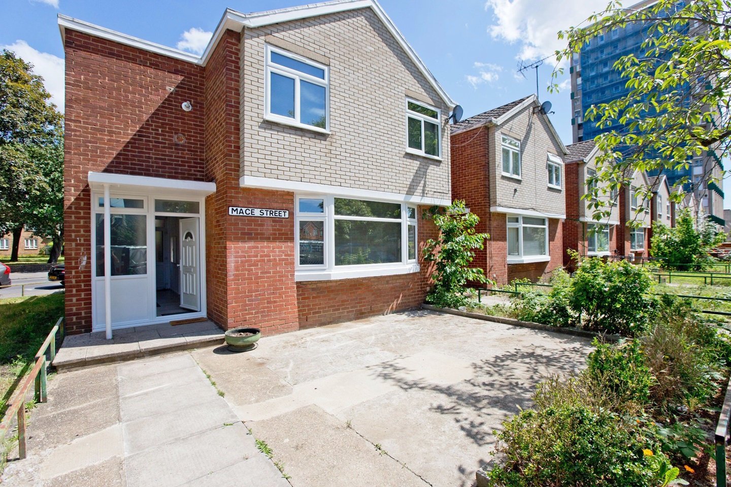 London 4 Bed Terraced House, Mace Street, E2 To Rent Now for £3,466