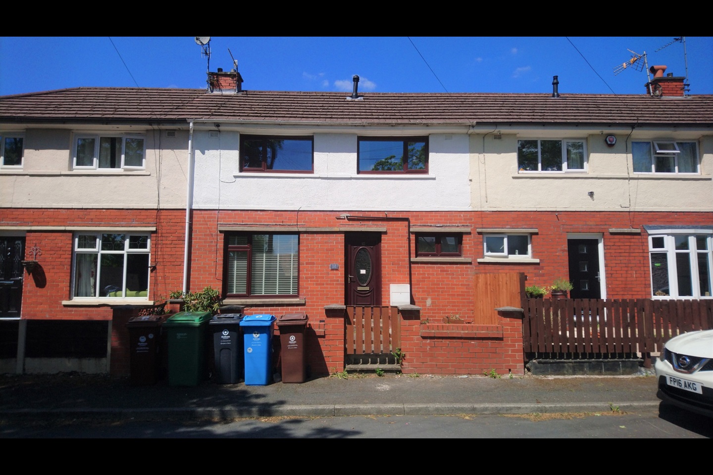 Shaw, Oldham 3 Bed Terraced House, Eden Way, OL2 To Rent Now for £