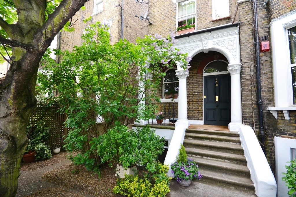 Clapham South 2 Bed Flat, Cavendish Road, SW12 To Rent Now for £