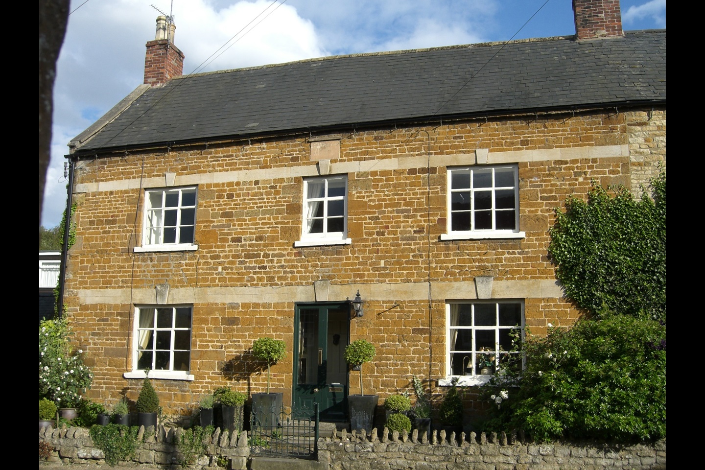 Market Harborough 6 Bed SemiDetached House, Main Street, LE16 To Rent Now for £1,295.00 p/m