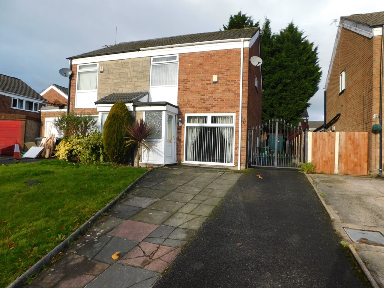 Tyldesley, Manchester 3 Bed SemiDetached House, Tintern Avenue, M29