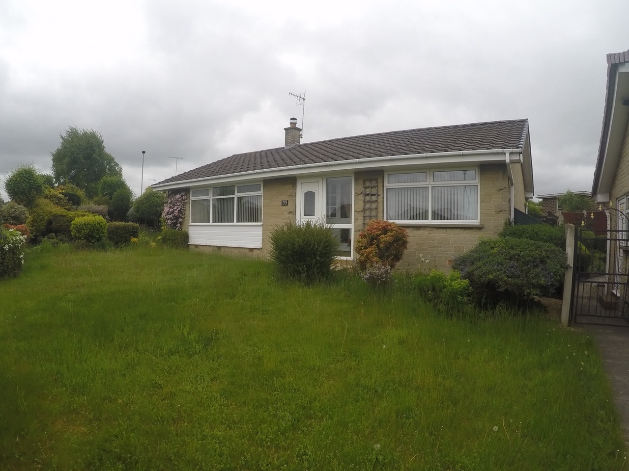 Barnsley 3 Bed Bungalow, Clough Fields Road, S74 To Rent Now for £750.00 p/m
