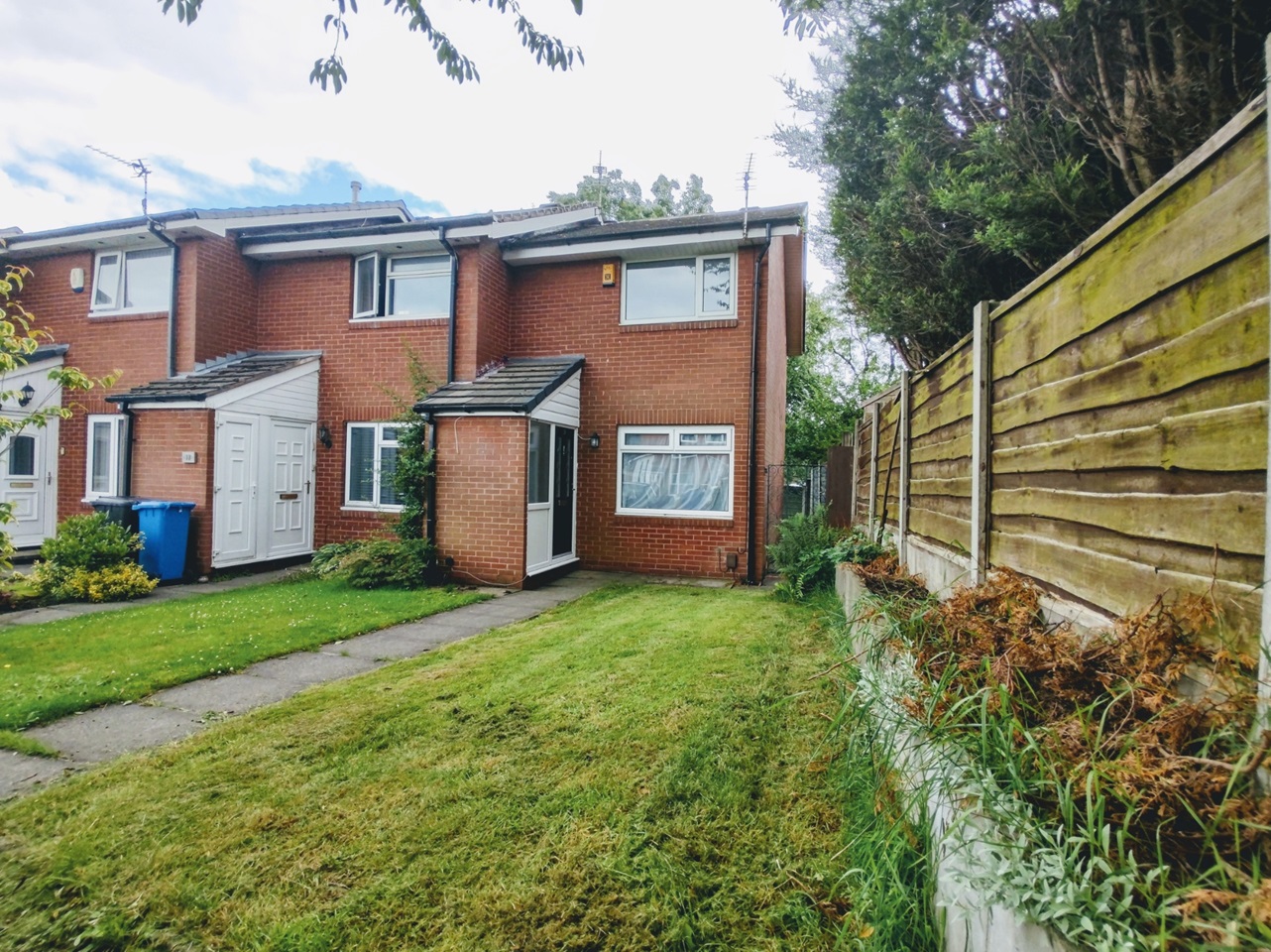 Whitefield, Manchester 2 Bed End Terrace, Oak Bank Close, M45 To