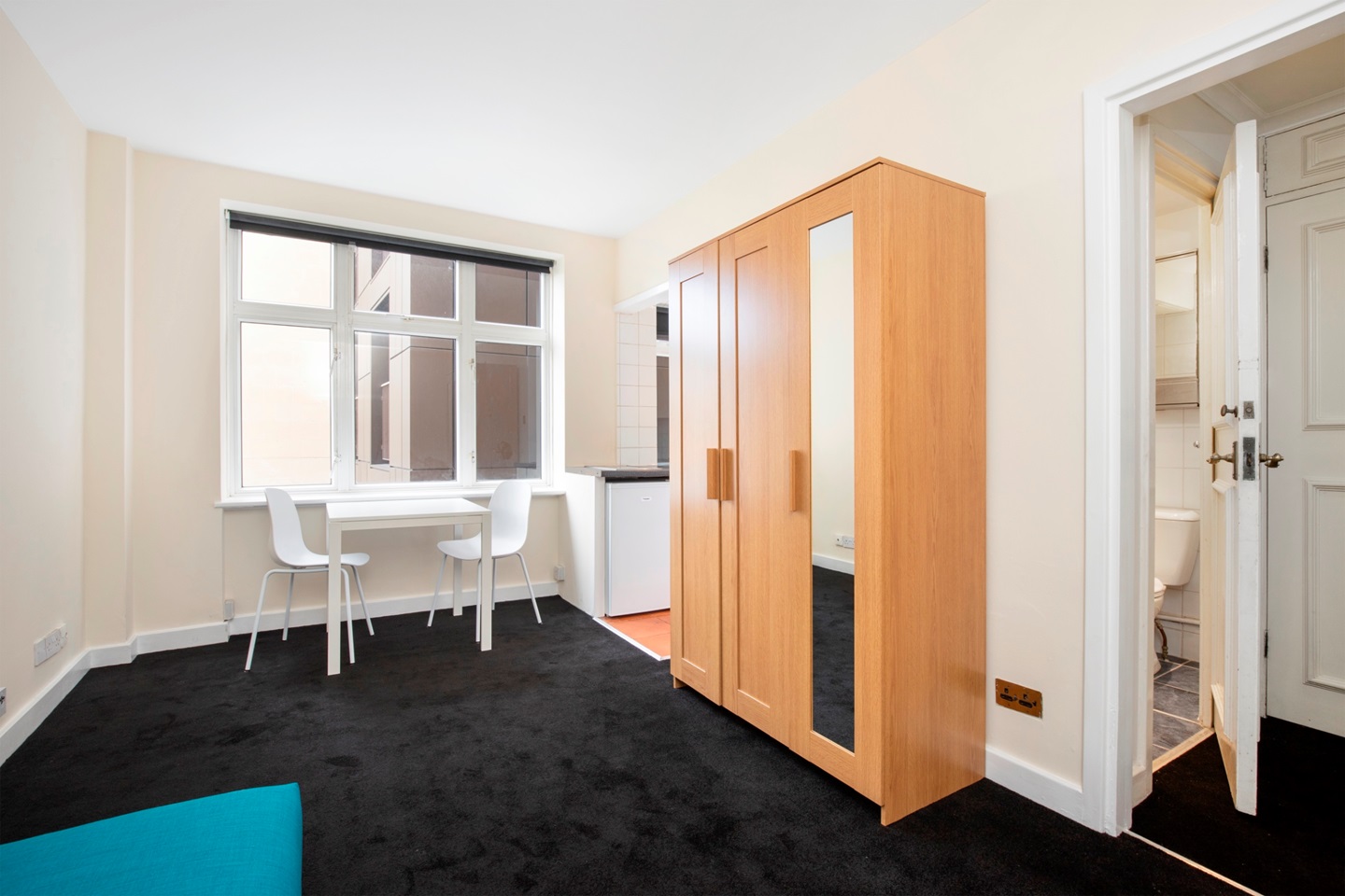 London Studio Flat, Clifford's Inn, EC4A To Rent Now for £1,600.00 p/m