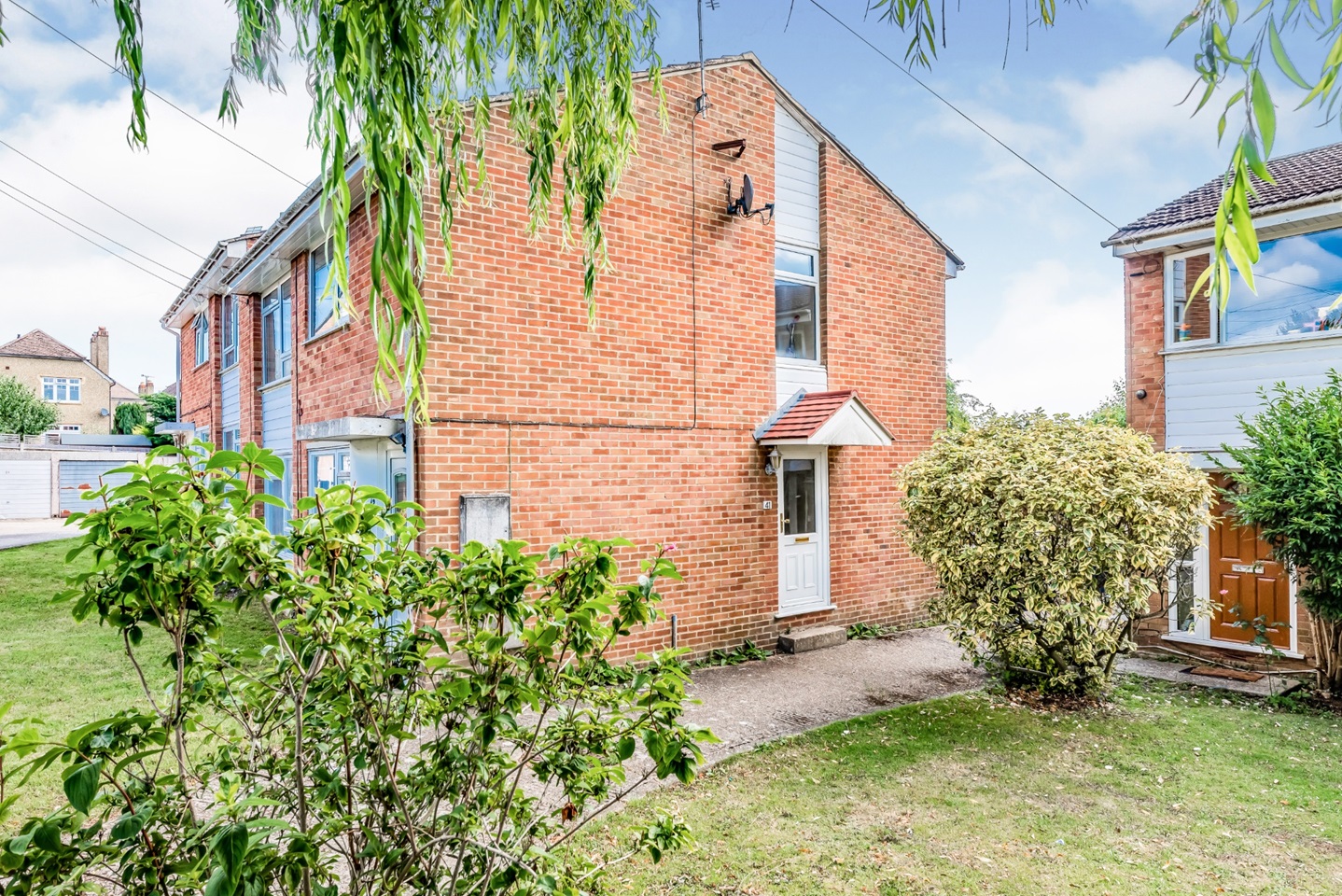 Farnham 2 Bed Flat, Rushden Way, GU9 To Rent Now for £1,150.00 p/m