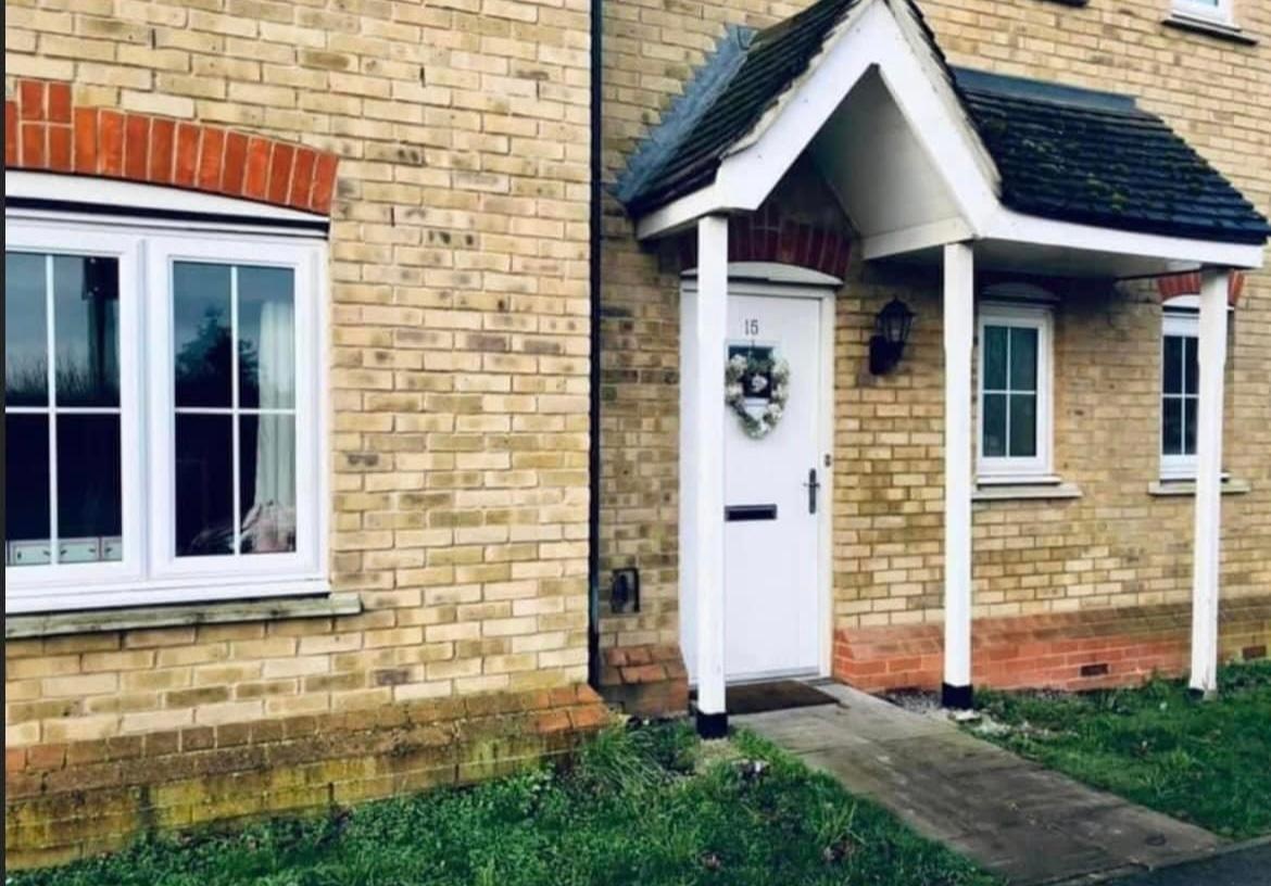 Hertford 2 Bed Flat, Rowleys Road, SG13 To Rent Now for £1,300.00 p/m