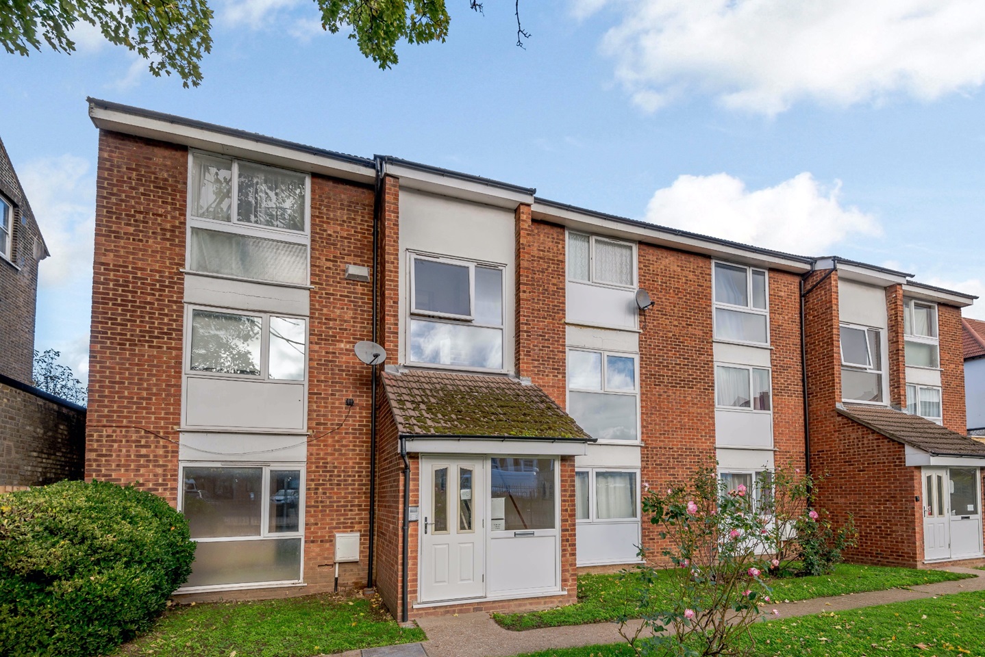London 1 Bed Flat, Radlett Close, E7 To Rent Now for £1,075.00 p/m
