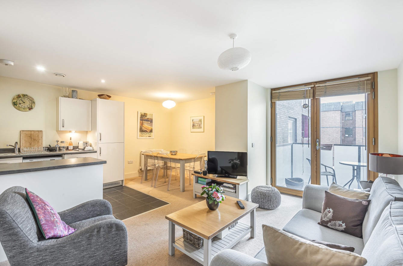 Bromley 2 Bed Flat, Rosing Apartments, BR2 To Rent Now for £1,350.