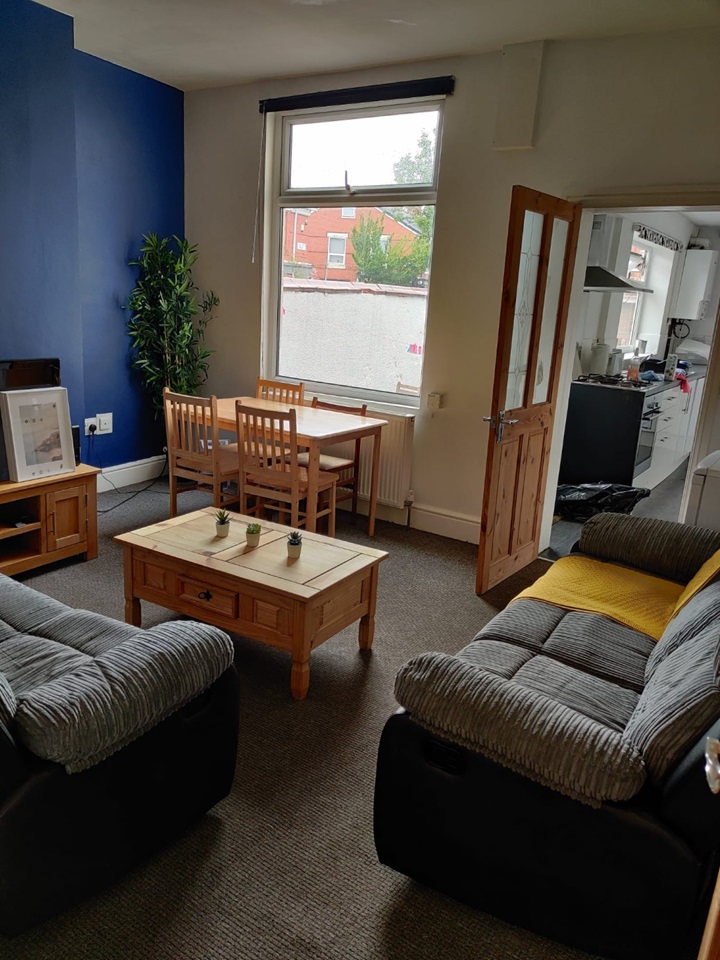 Manchester 3 Bed SemiDetached House, Street, M14 To Rent